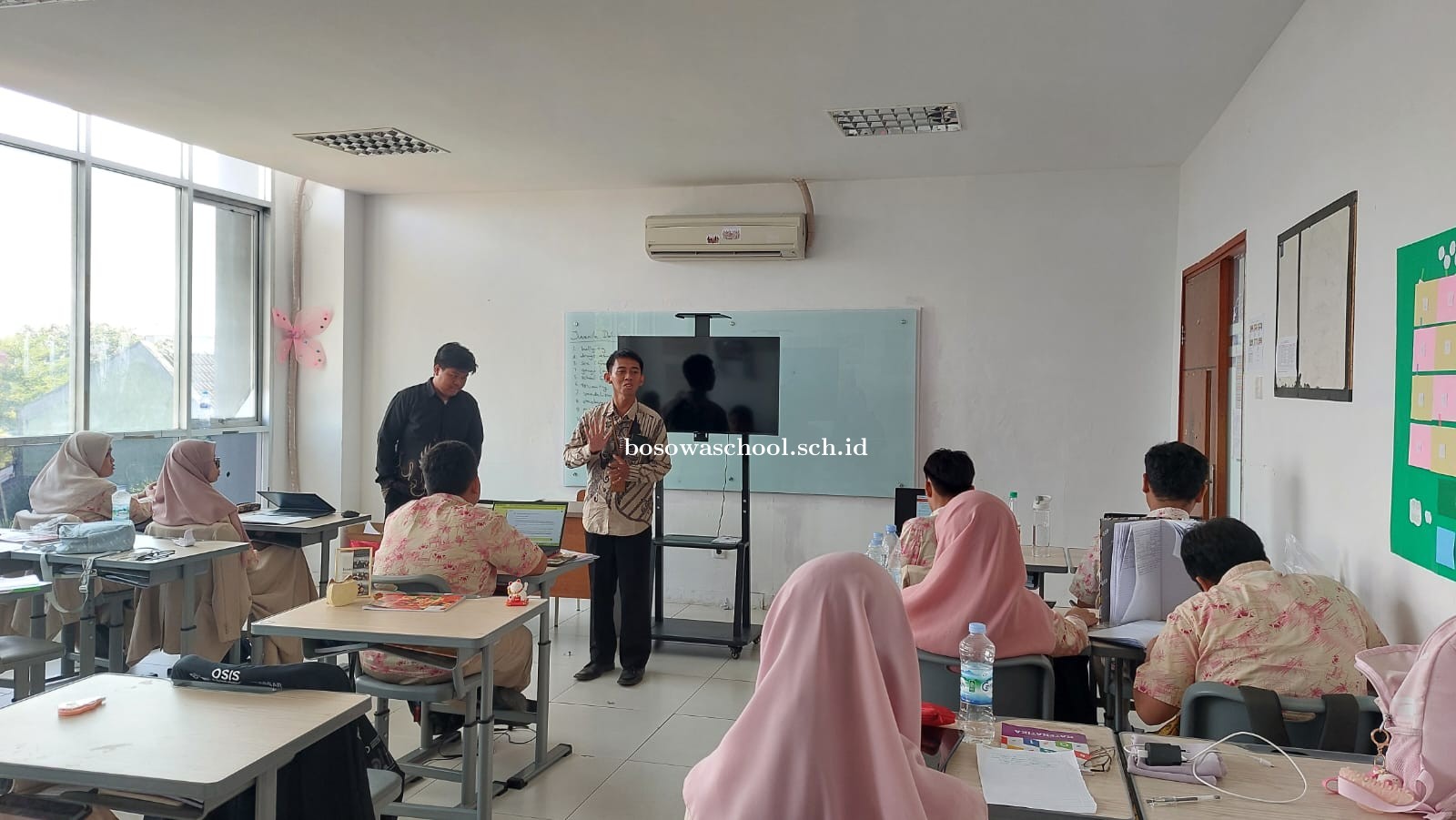 Sosialisasi Sekolah Kedinasan Science Society di Bosowa School Makassar